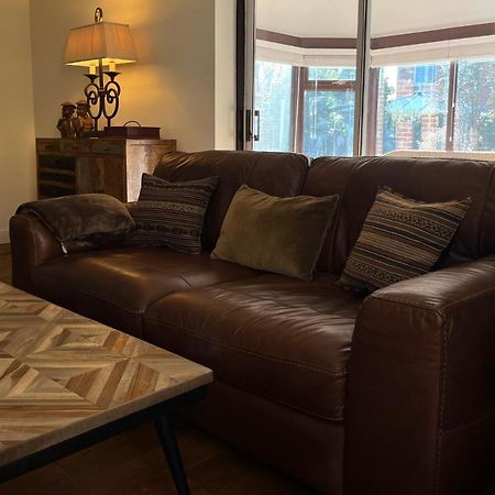 Stunning Beverley Bungalow W Fireplace, Private Parking, And Garden Eksteriør billede