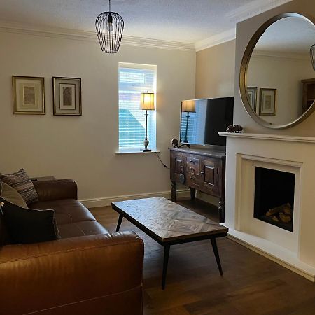 Stunning Beverley Bungalow W Fireplace, Private Parking, And Garden Eksteriør billede