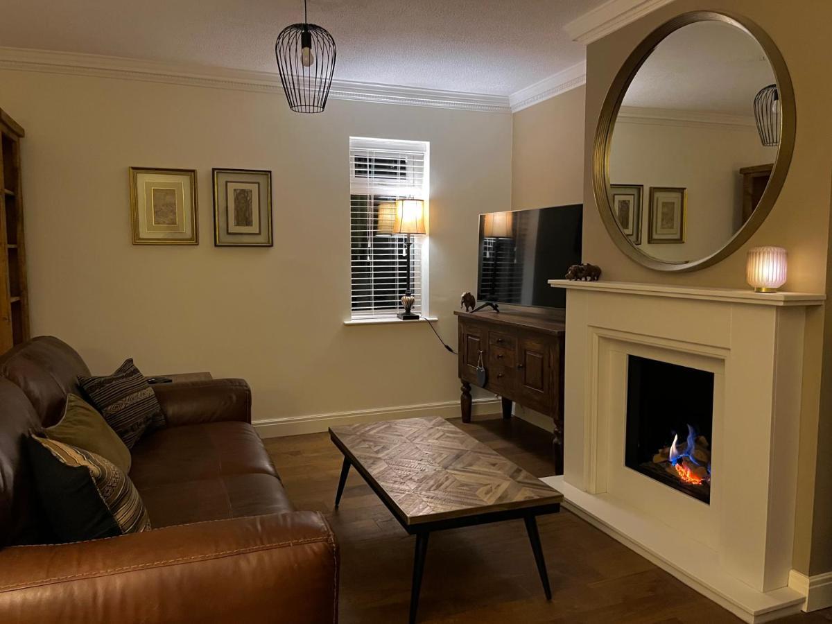 Stunning Beverley Bungalow W Fireplace, Private Parking, And Garden Eksteriør billede