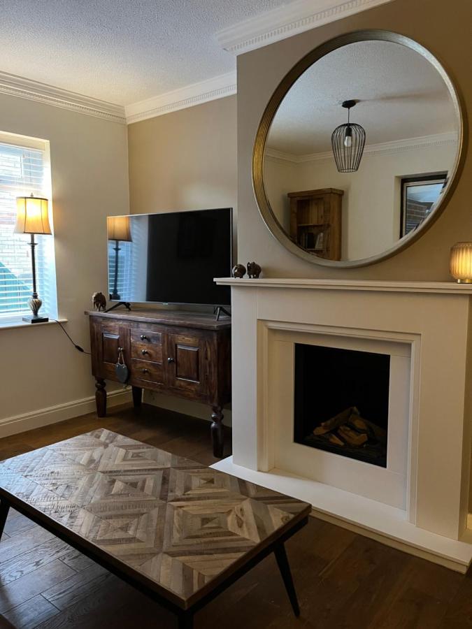 Stunning Beverley Bungalow W Fireplace, Private Parking, And Garden Eksteriør billede