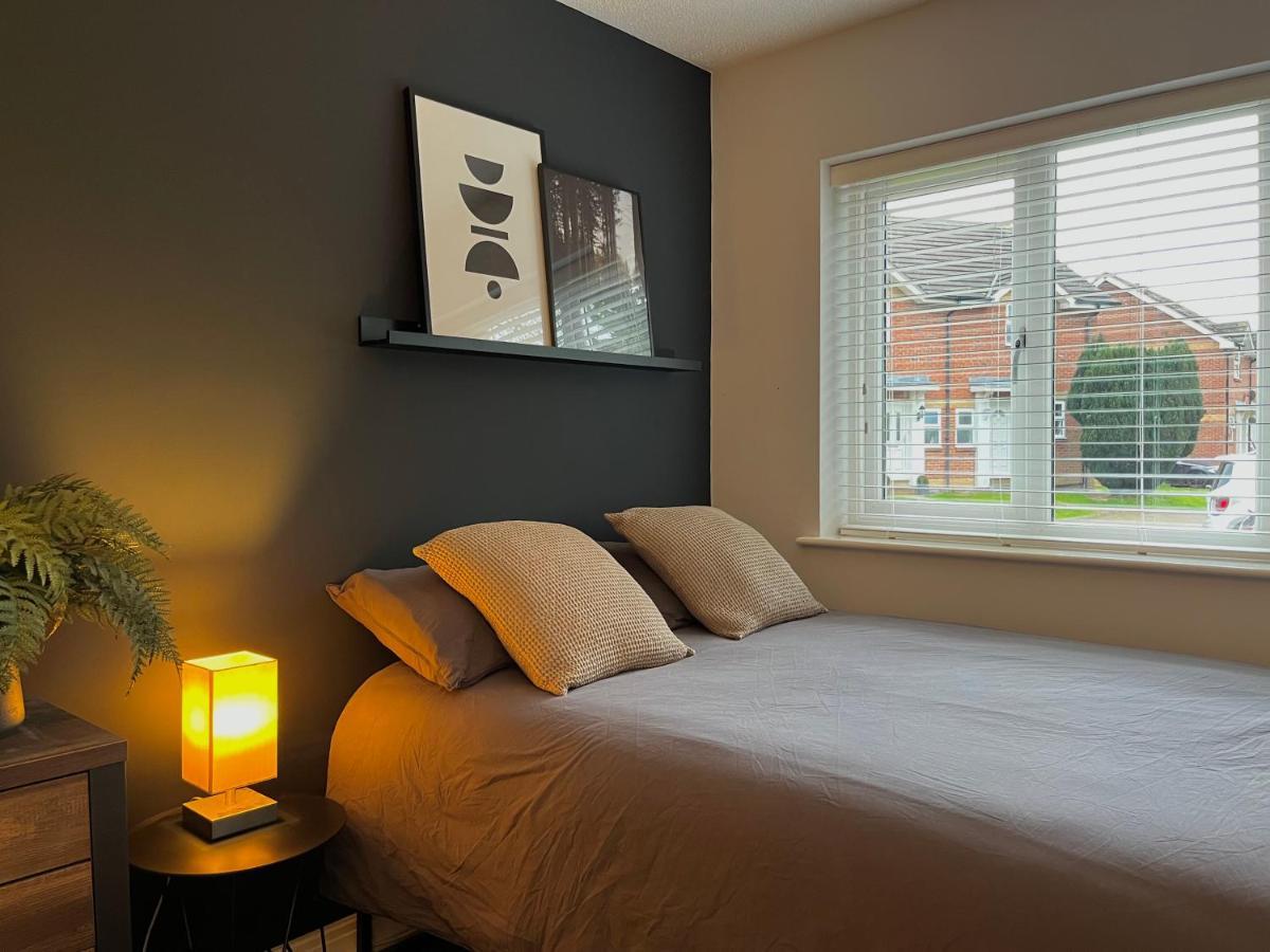 Stunning Beverley Bungalow W Fireplace, Private Parking, And Garden Eksteriør billede