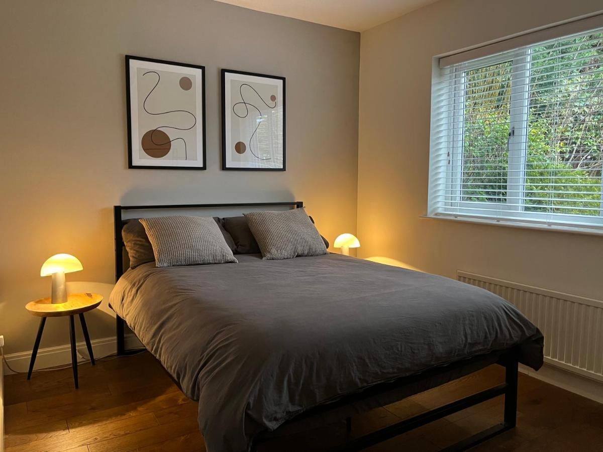 Stunning Beverley Bungalow W Fireplace, Private Parking, And Garden Eksteriør billede