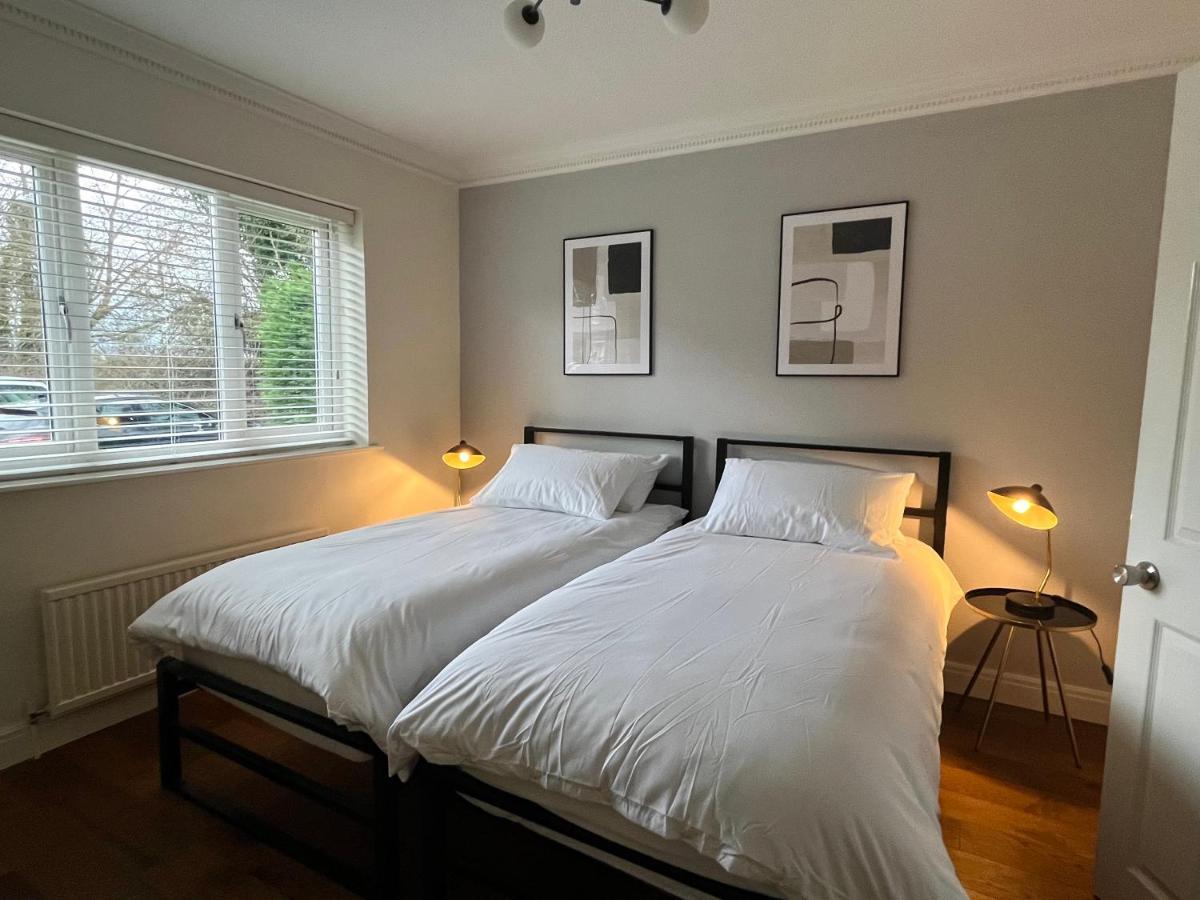 Stunning Beverley Bungalow W Fireplace, Private Parking, And Garden Eksteriør billede