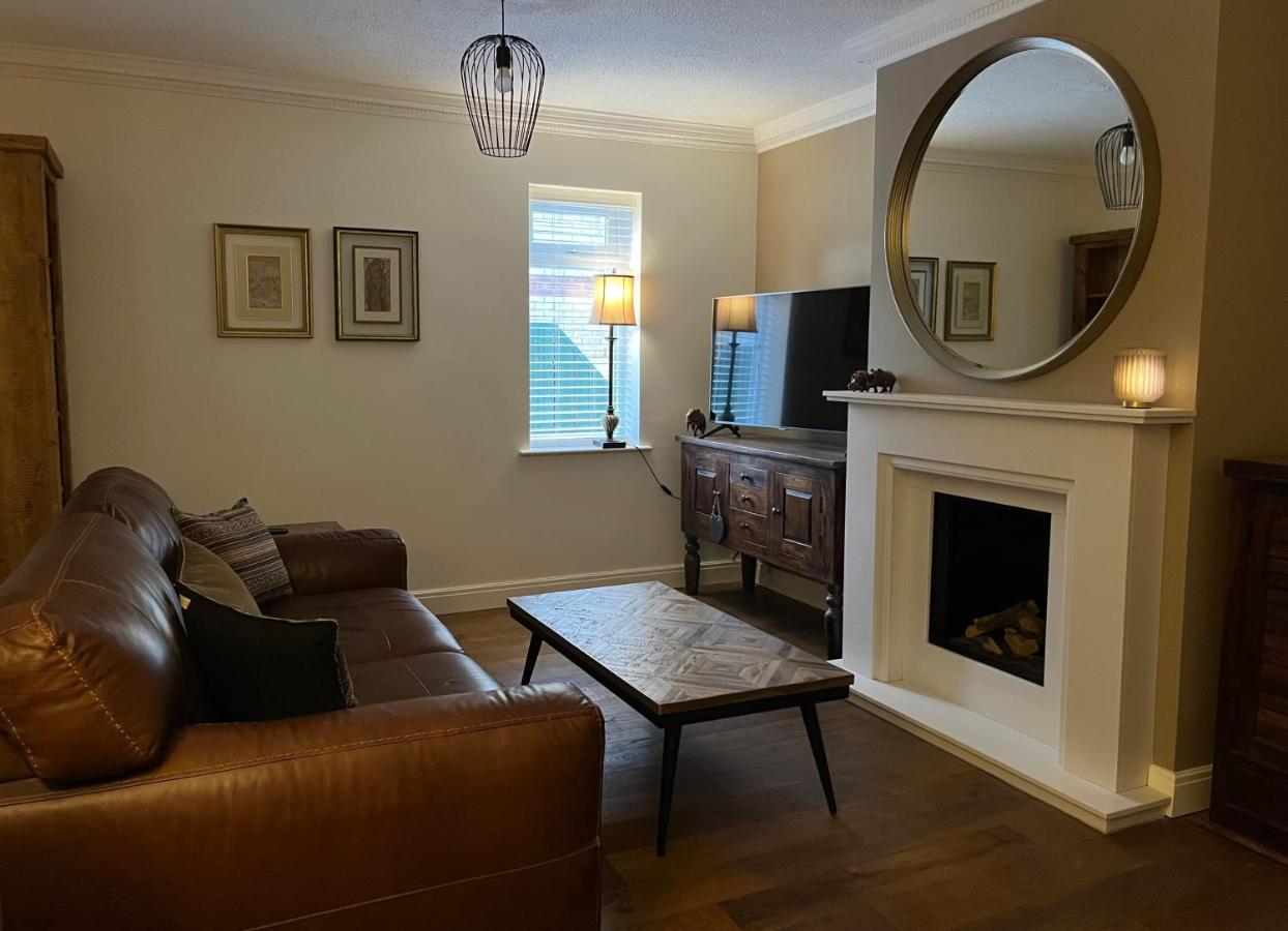Stunning Beverley Bungalow W Fireplace, Private Parking, And Garden Eksteriør billede